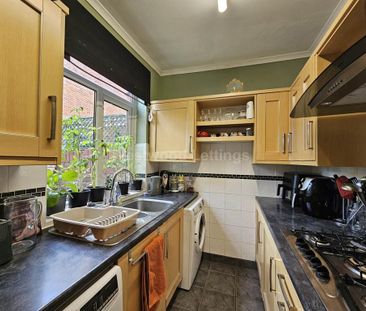 2 bedroom terraced house to rent - Photo 4