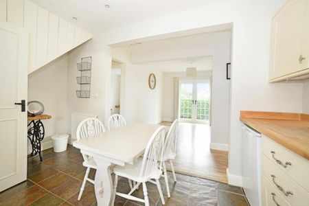 2 bedroom cottage to rent - Photo 2