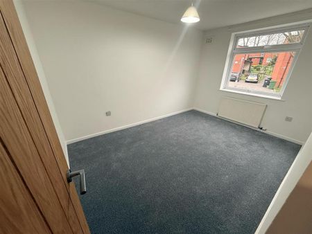 4 bedroom terraced house to rent - Photo 3