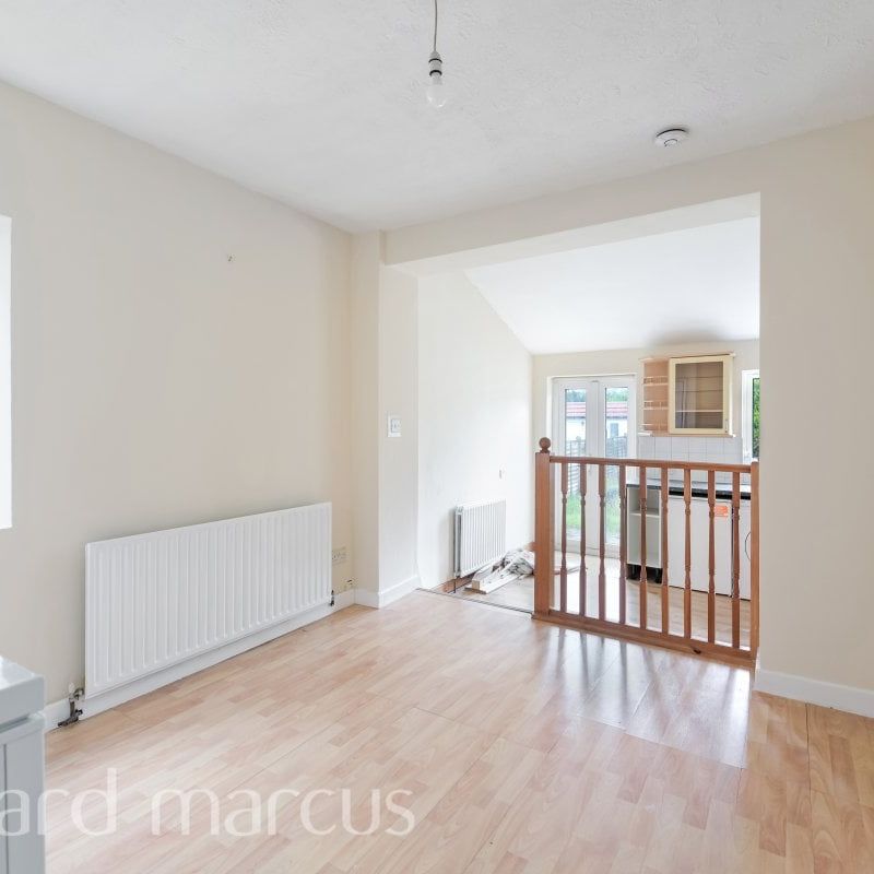 Addison Gardens - Photo 1