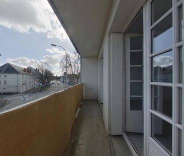 Location Appartement 3 pièces 76m² CHATELLERAULT 86100 - Photo 6
