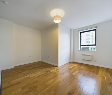 16 Elmfield Road, Bromley, BR1, London - Photo 5