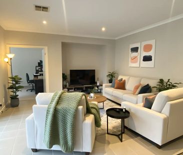 “Large family home in Heritage Springs” - Photo 2