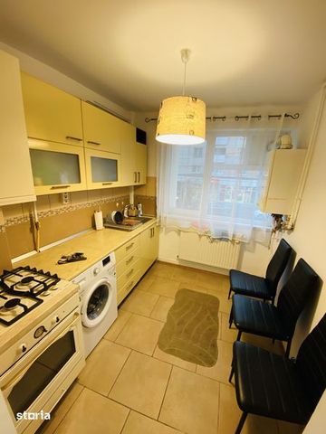 Ofer spre inchiriere Apartament 2 camere Zona Centrala Pret. 300 Euro - Fotografie 4