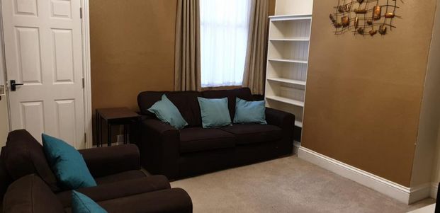 4 bedroom terraced house to rent - Photo 1