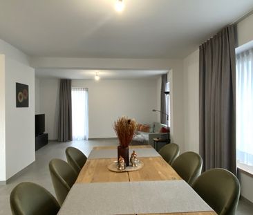 PRACHTIG GERENOVEERDE WONING MET LOODS - Photo 1