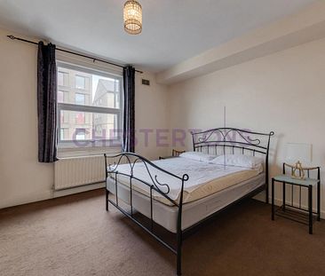 2 bedroom in London - Photo 1