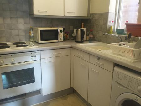 1 bedroom apartment to rent - Photo 4