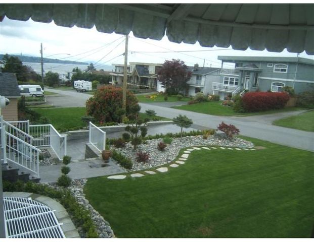 WHITE ROCK , Ocean view, furnished home. Near Hwy. 99 and US Border — 1090 Ewson St - Photo 1