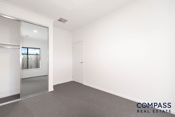 31 Devonia Avenue, Fraser Rise VIC 3336 - House For Rent | Domain - Photo 1