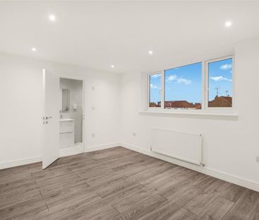 3 bedroom detached house to rent - Photo 4