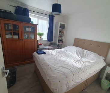 1 Bed Flat, Aspley Court, SO15 - Photo 2