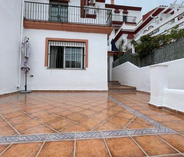 Alquiler de chalet adosado en Urb la esmeralda s/n - Photo 3