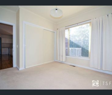 Townhouse short walk to town - Photo 3