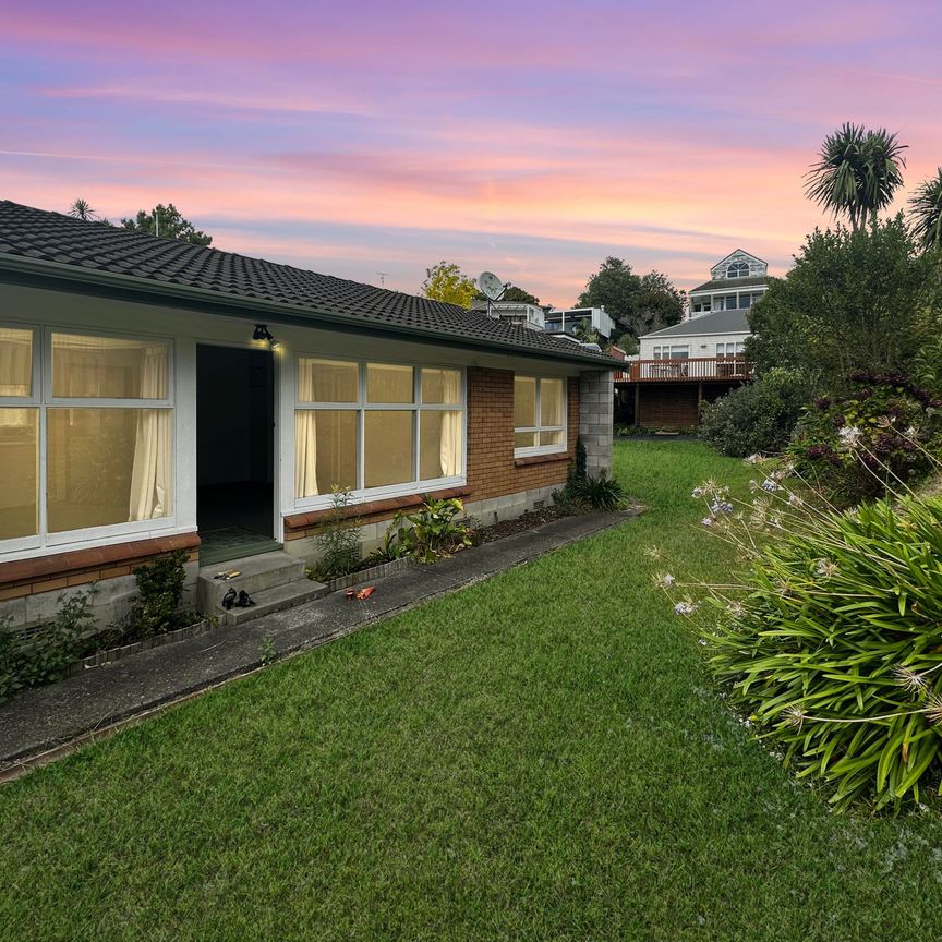 2 Bedrooms with Bath and Shower&excl; - Photo 1