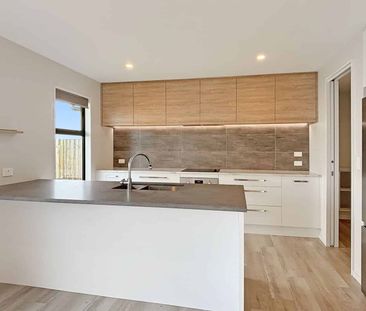 HALSWELL - MODERN THREE BEDROOMS, DOUBLE GARAGE - Photo 3