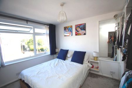 One Bedroom Flat to Let – Surbiton (St. Mark’s Hill, KT6) - Photo 3