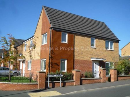 3 bedroom semi-detached house to rent - Photo 4