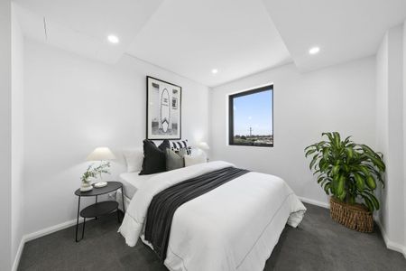 Modern Elegance with Breath Taking Views - Emperial Apartments, Adamstown - Photo 4