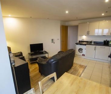 2 bedroom apartment to rent - Photo 6