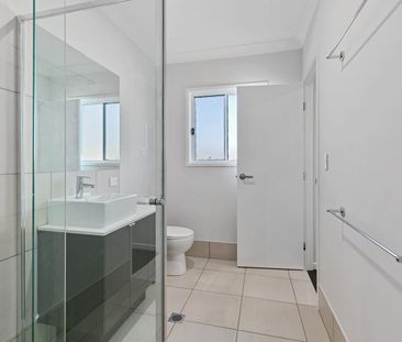 2/3 First Street, Holmview, Qld 4207 - Photo 5