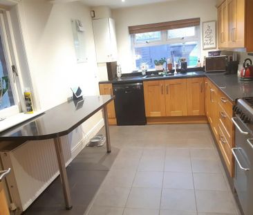 3 bedroom semi-detached house to rent - Photo 5