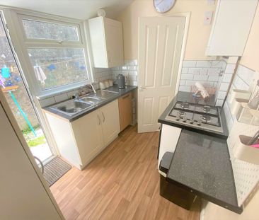 2 bed terraced house to rent in Winchelsea Road, Hastings - Photo 4