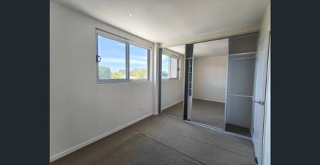 Modern Apartment in Prime Location - Photo 2