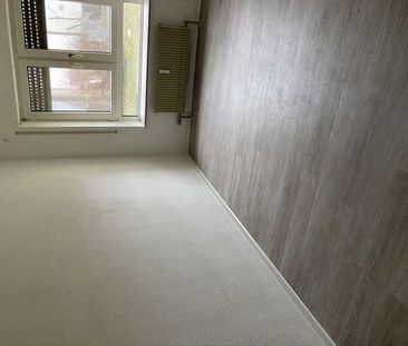 Preisgünstige und ansprechende 2-Zimmer-Wohnung (WBS) - Foto 1