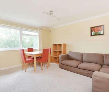 Highclere Court, Knaphill, GU21 - Photo 5