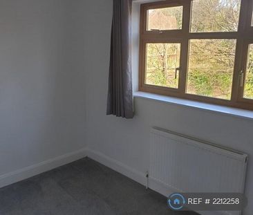 4 bedroom detached house to rent - Photo 1