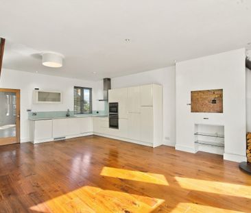 Upper Richmond Road West, East Sheen, SW14, London - Photo 3