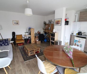 Location Appartement 3 pièces 61m² - Photo 2