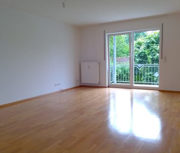 Komfortable 3-Zimmerwohnung, Küche mit EBK, Bad, Abstellraum, Balkon, Garage + Stellplatz - Photo 5