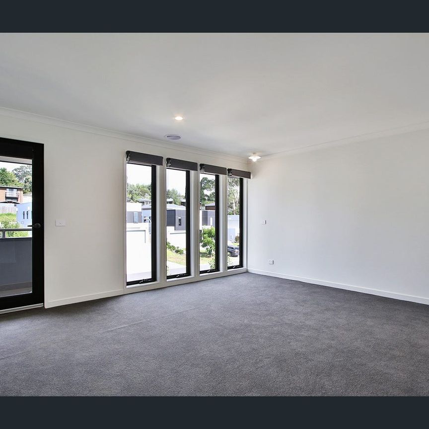 Stunning Family Home - Photo 1