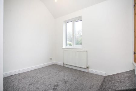 2 bedroom end of terrace house to rent - Photo 5