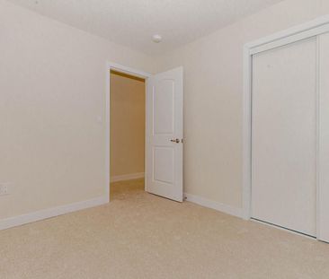 For Lease - 10 SUNFLOWER Crescent, Thorold, Ontario - Photo 5