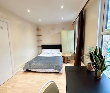 Room in a Shared Flat, Surrey Quays Station, SE16 - Photo 3