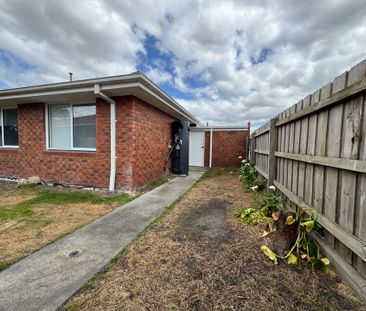 2 Bedroom Unit in a Private Estate - Photo 1