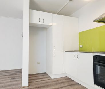 Bright & Stylish Parkside Living l Centennial Park Retreat - Photo 5