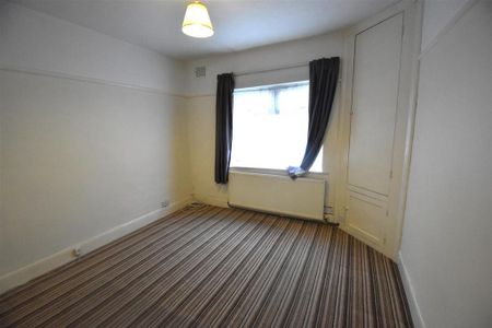 3 bedroom semi-detached bungalow to rent - Photo 3