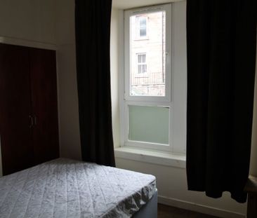 GR Pitfour Street, Dundee - Photo 2