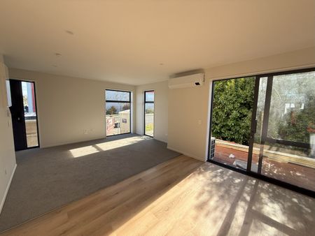 4/33 Russell Street, Linwood - Photo 2
