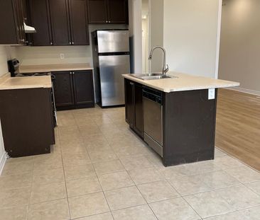 For Lease - 36 Turnhouse Crescent, Markham, Ontario - Photo 2