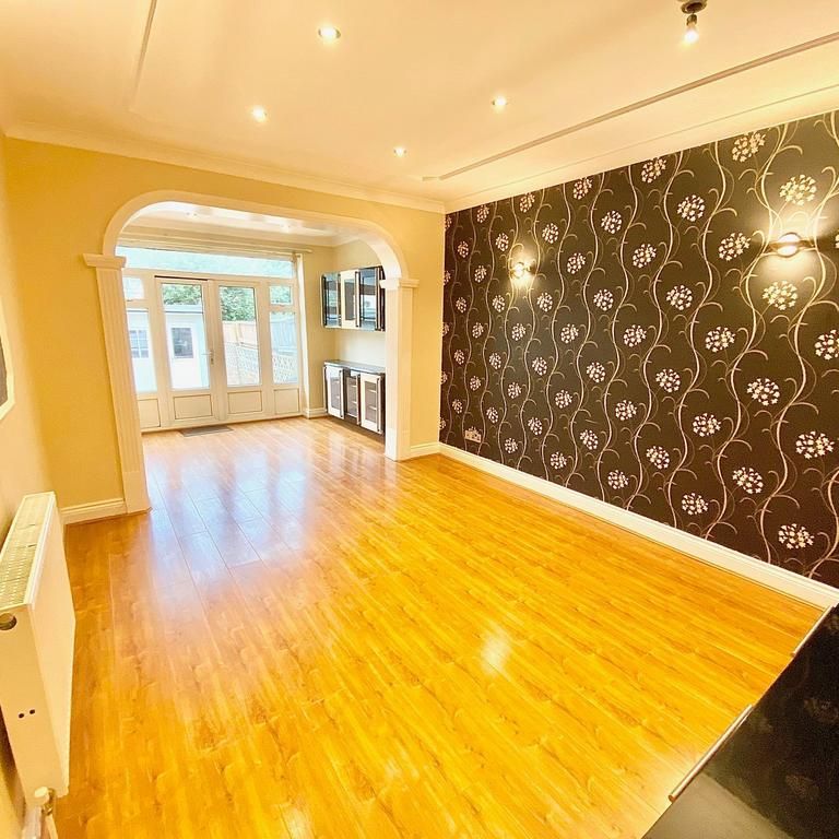 4 bedroom house to rent - Photo 1