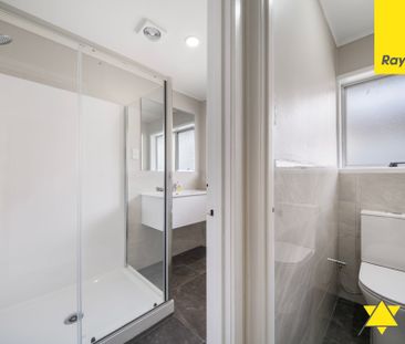 Bright & Comfortable 3-Bedroom Home with Off-Street Parking - Photo 5