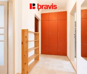 Pronájem bytu 2+1, ulice Lužná, Brno - Komárov, balkon, společná za... - Photo 1