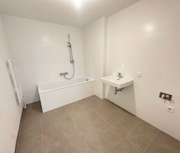 MARINA TOWER - Helle 2-Zimmer-Wohnung mit Balkon und überdachter Lo... - Foto 3