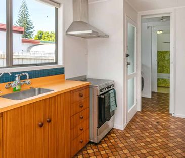 Charming 3-Bedroom Home in Tranquil Whiritoa - Photo 3