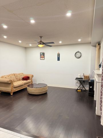 For Lease - 9 Grove End Way, Brampton, Ontario - Photo 2